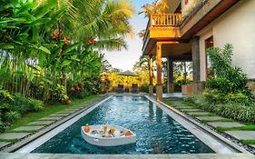 Alosta Luxury Private Villa